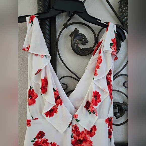 Forever 21 Red and White Floral Mini Dress - Picture 10 of 11